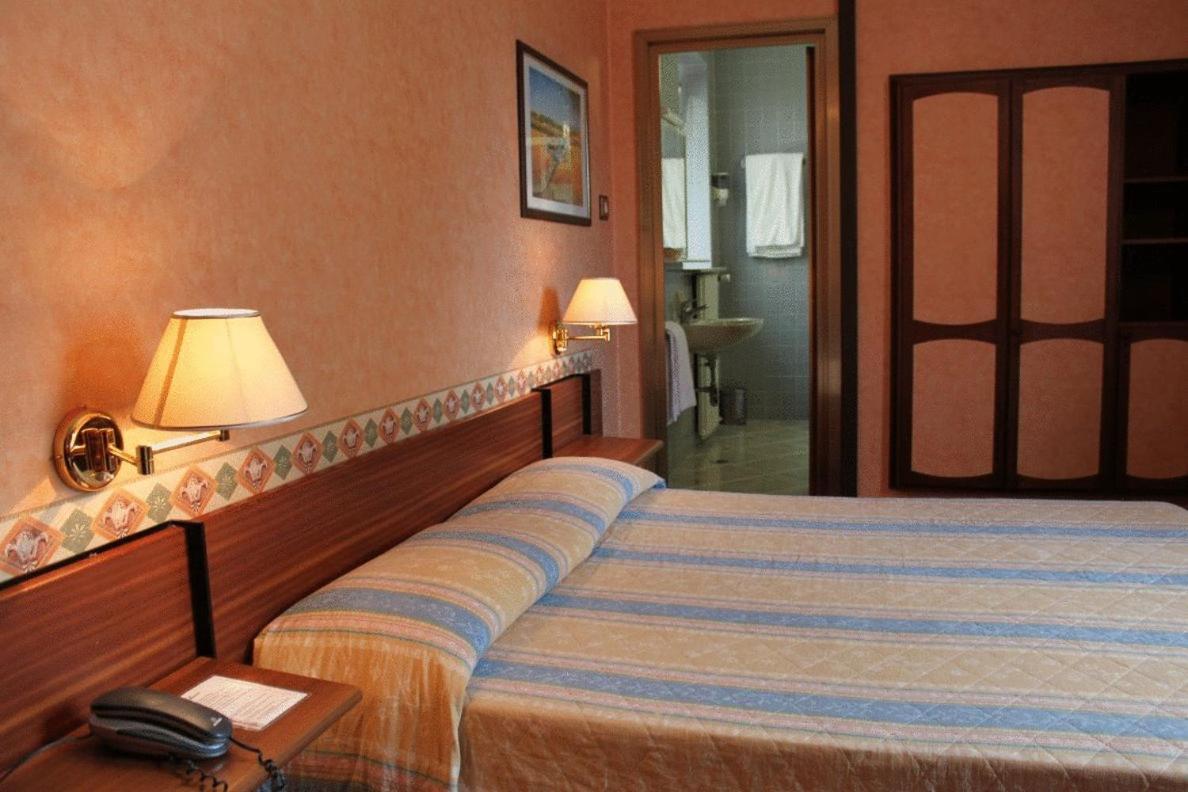 Hotel Milano Trieste Ruang foto